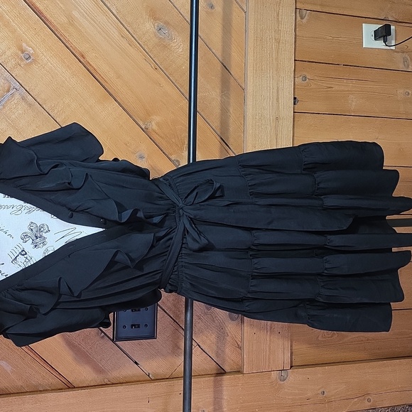 Lauren Ralph Lauren Black Ruffle V-Neck Tiered Mini Dress 10